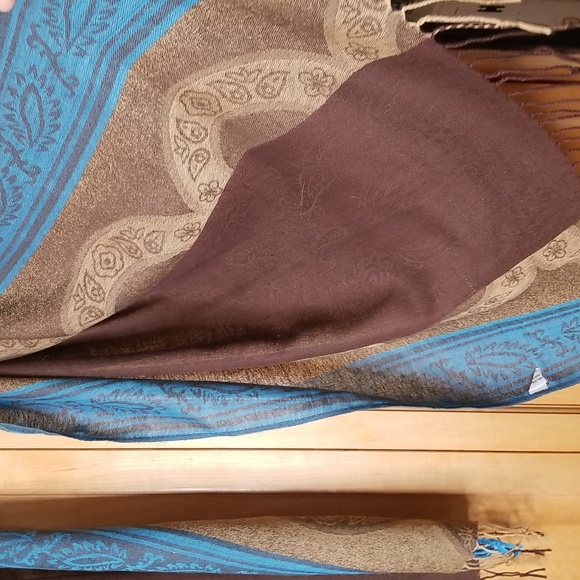 Scarf - Picture 2 of 2